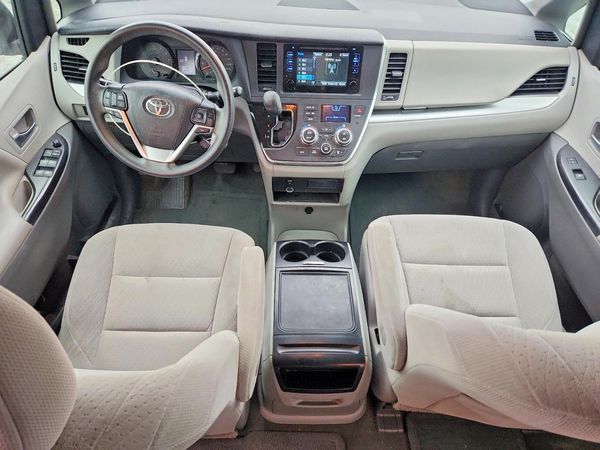 2015 TOYOTA SIENNA