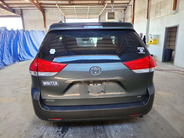 2013 TOYOTA SIENNA — DIRR