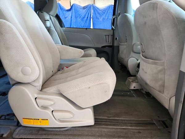 2013 TOYOTA SIENNA — PSRS