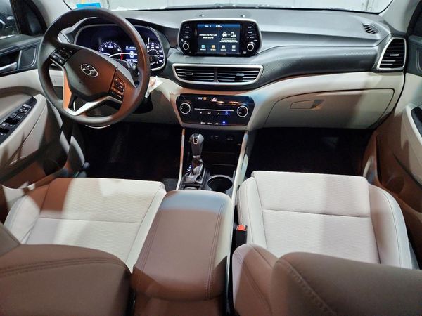 2020 HYUNDAI TUCSON SE