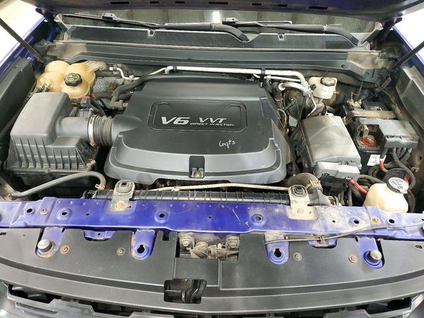 2015 CHEVROLET COLORADO LT — Engine bay