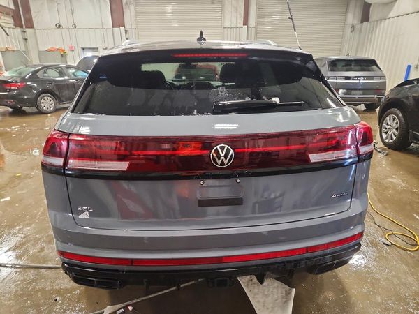 2024 VOLKSWAGEN ATLAS CROSS SPORT 4Motion SEL R-Line