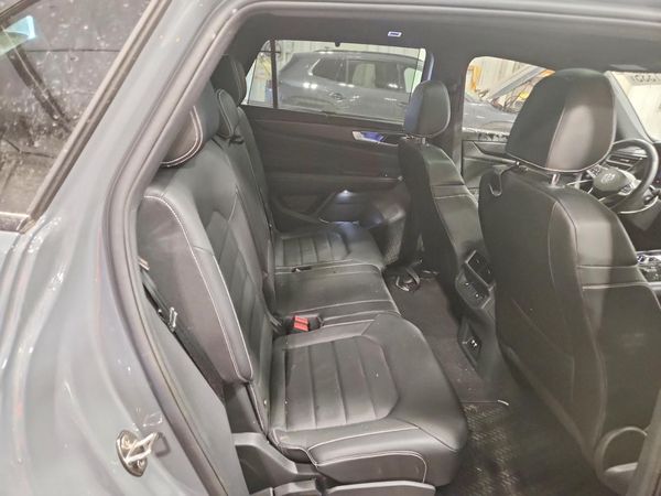 2024 VOLKSWAGEN ATLAS CROSS SPORT 4Motion SEL R-Line
