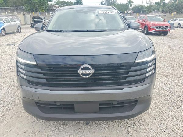2025 NISSAN KICKS