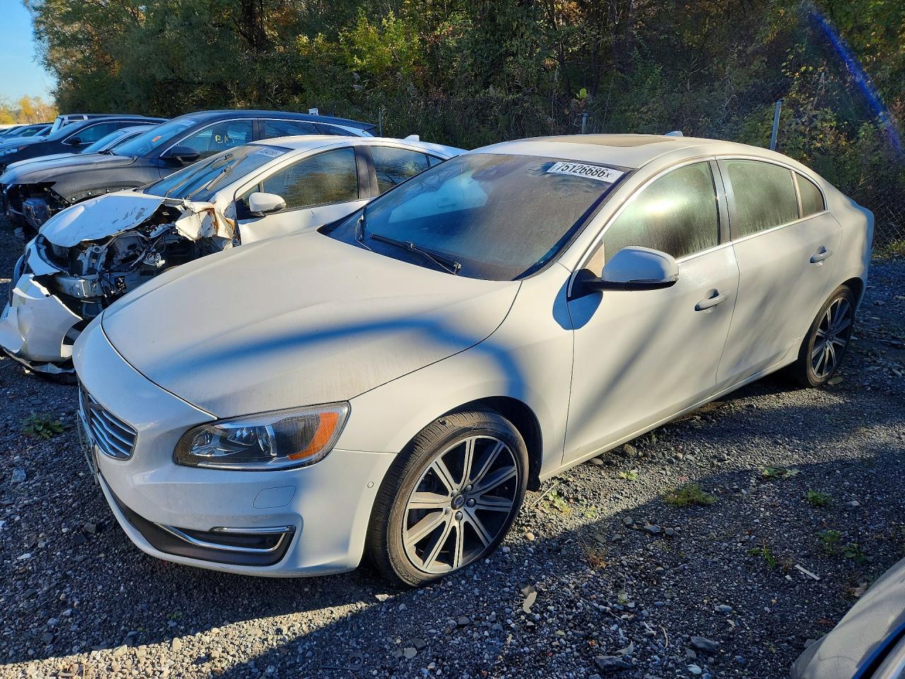 2017 VOLVO S60 Platinum — Front 3/4