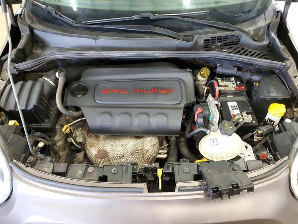2016 FIAT 500 TREKKING — Engine bay