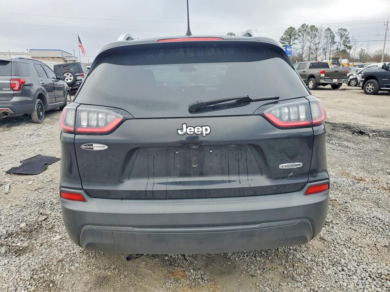 2019 JEEP CHEROKEE LATITUDE FWD