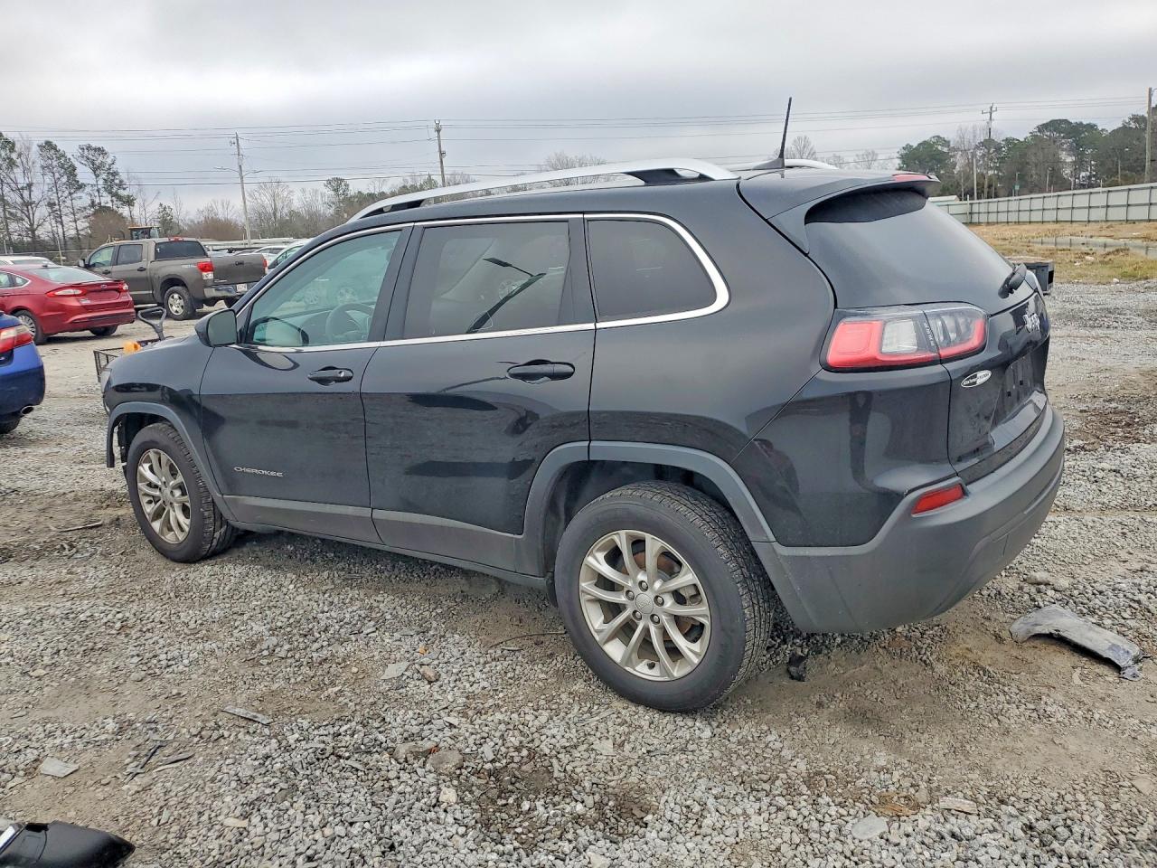 2019 JEEP CHEROKEE LATITUDE FWD