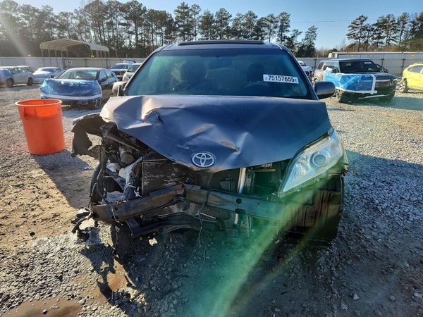 2013 TOYOTA SIENNA — DIRF