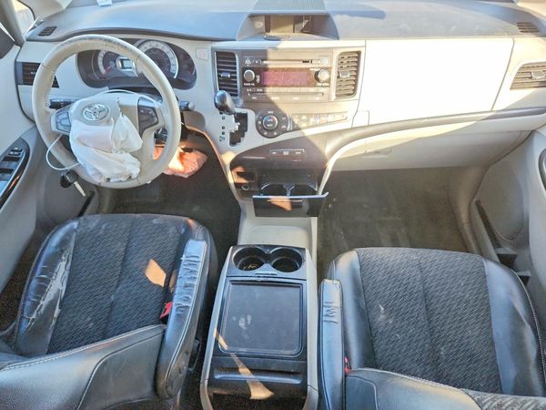 2013 TOYOTA SIENNA — CKPT