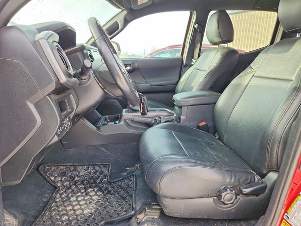 2017 TOYOTA TACOMA