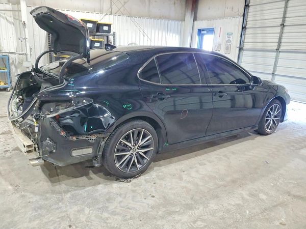 2023 TOYOTA CAMRY XLE