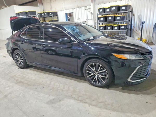 2023 TOYOTA CAMRY XLE