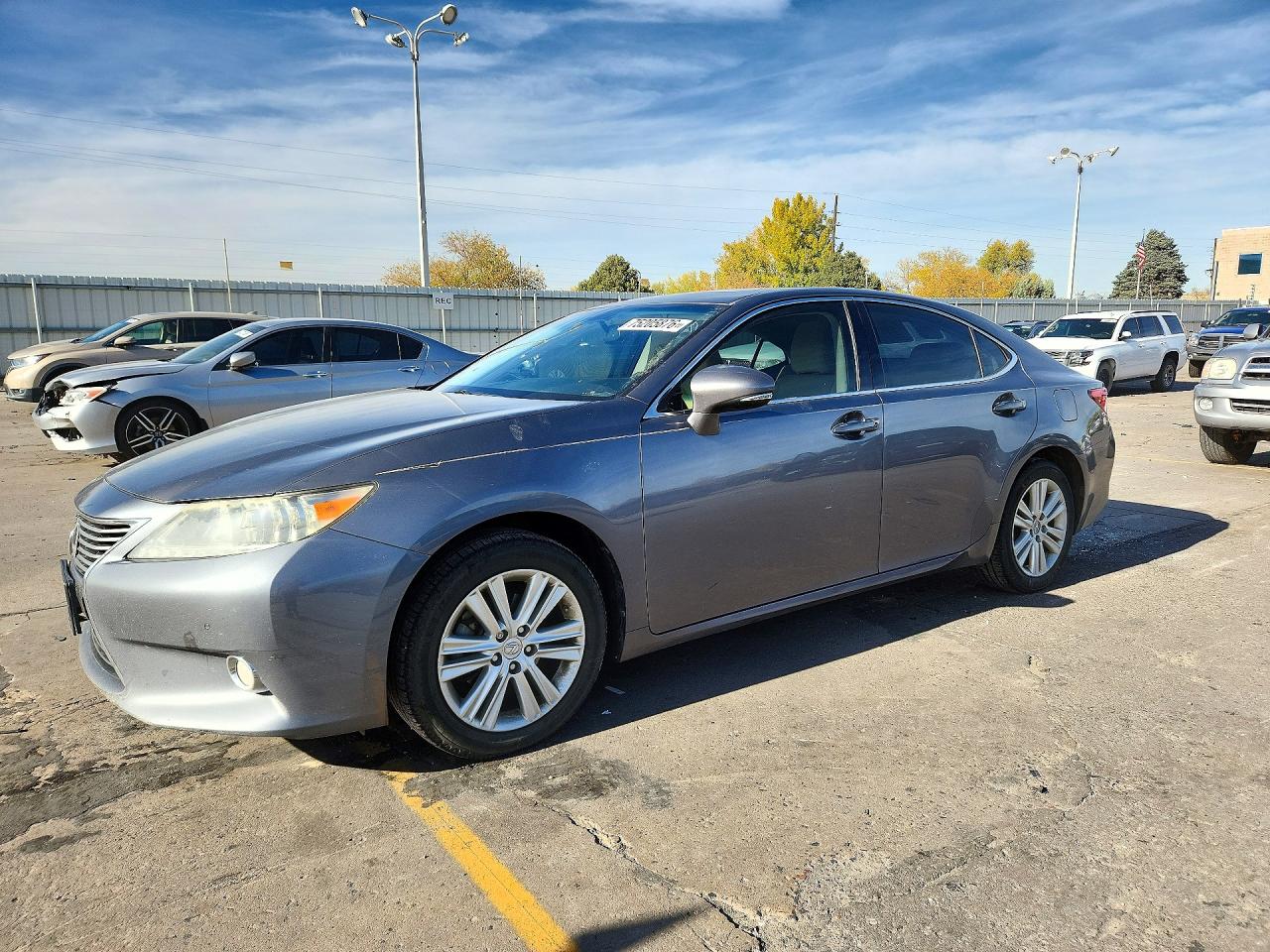 2015 LEXUS ES 350 — Front 3/4
