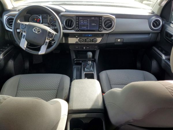 2022 TOYOTA TACOMA DOU SR5