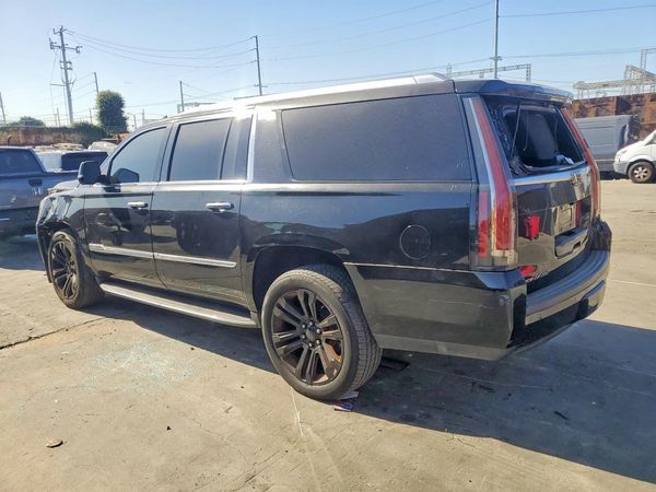2017 CADILLAC ESCALADE ESV Luxury