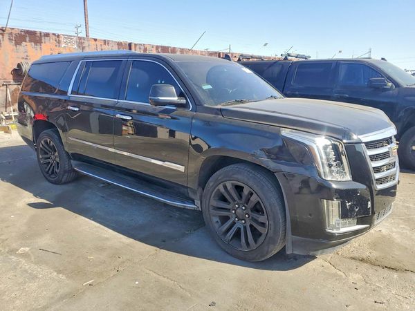 2017 CADILLAC ESCALADE ESV Luxury