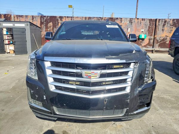 2017 CADILLAC ESCALADE ESV Luxury