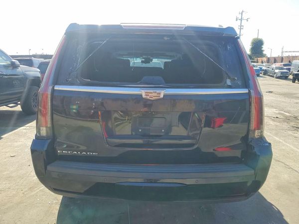 2017 CADILLAC ESCALADE ESV Luxury