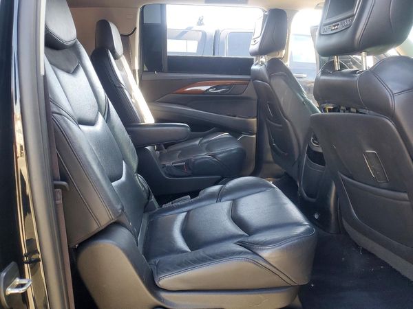 2017 CADILLAC ESCALADE ESV Luxury