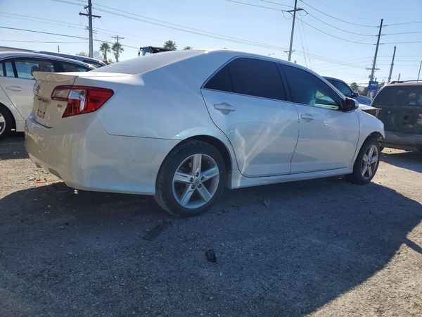 2014 TOYOTA CAMRY