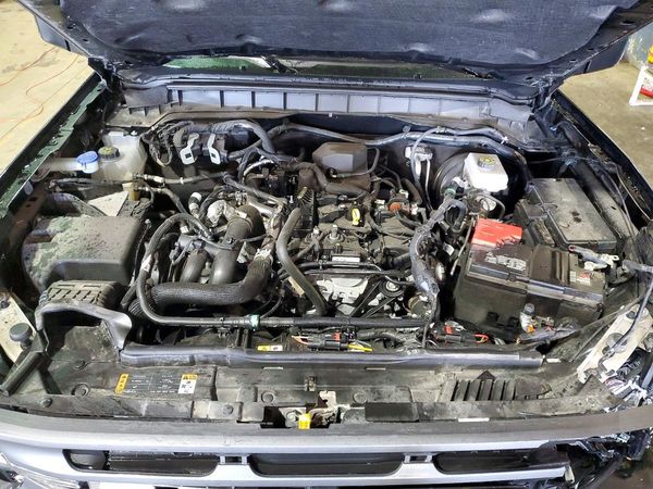 2024 FORD BRONCO Big Bend — Engine bay