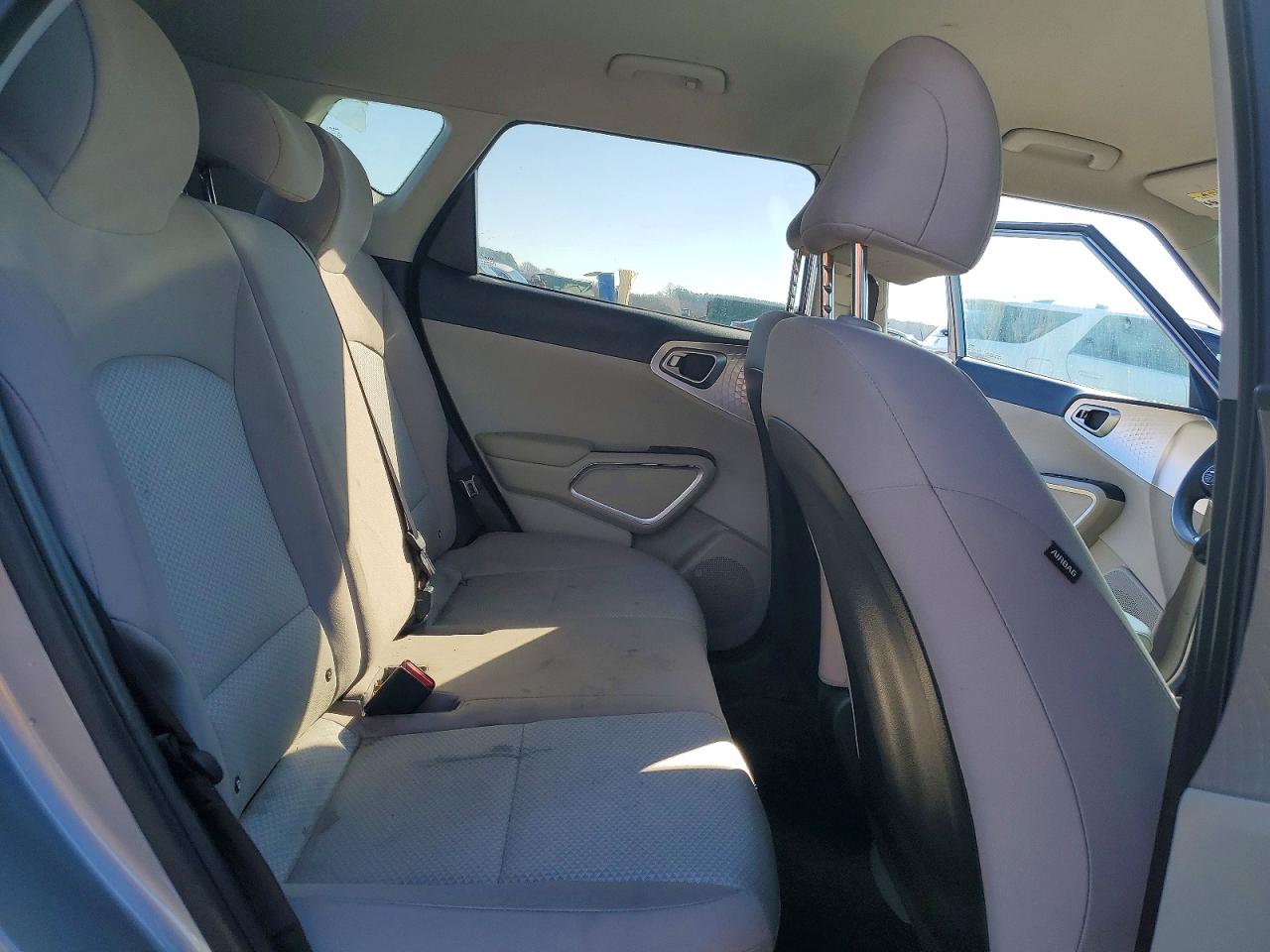 2024 KIA SOUL LX, S