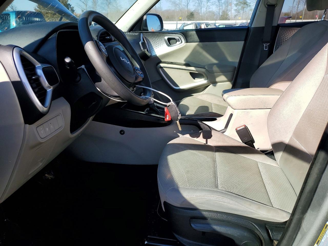 2024 KIA SOUL LX, S