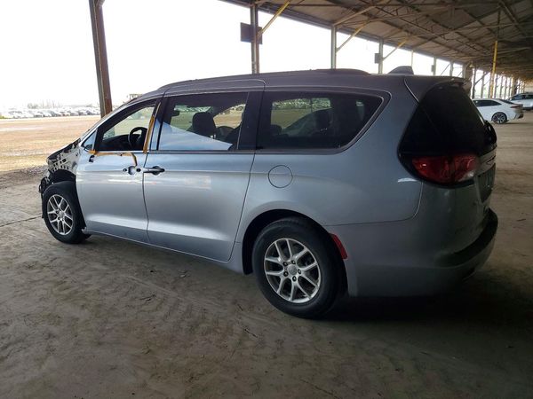 2020 CHRYSLER VOYAGER