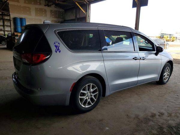 2020 CHRYSLER VOYAGER