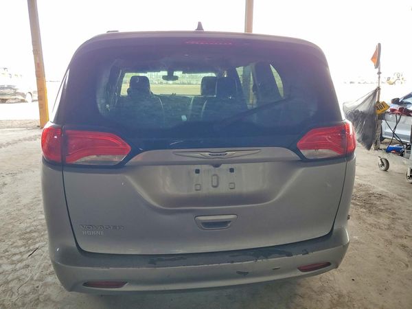 2020 CHRYSLER VOYAGER