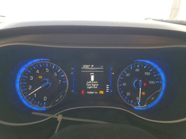 2020 CHRYSLER VOYAGER