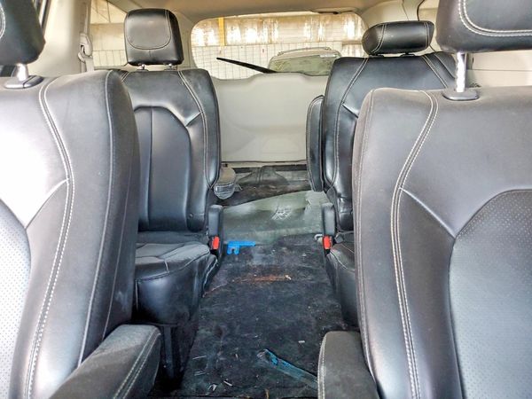 2020 CHRYSLER VOYAGER