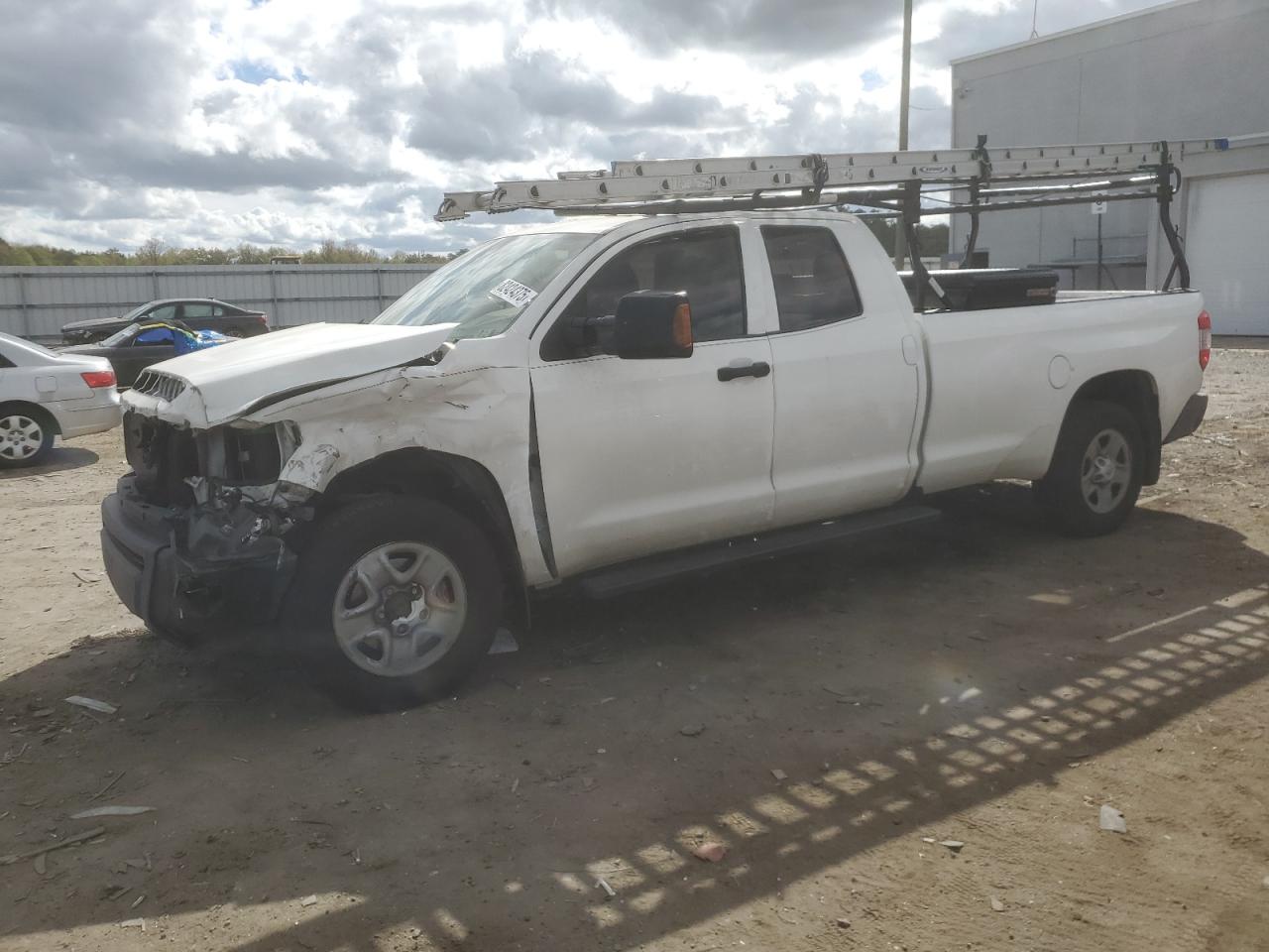 2018 TOYOTA TUNDRA SR/SR5 — Front 3/4