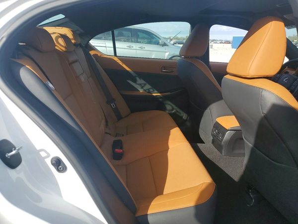 2025 LEXUS IS