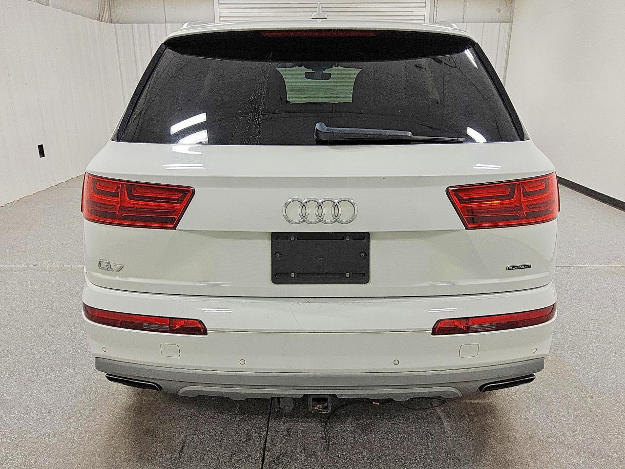 2017 AUDI Q7 quattro Premium Plus