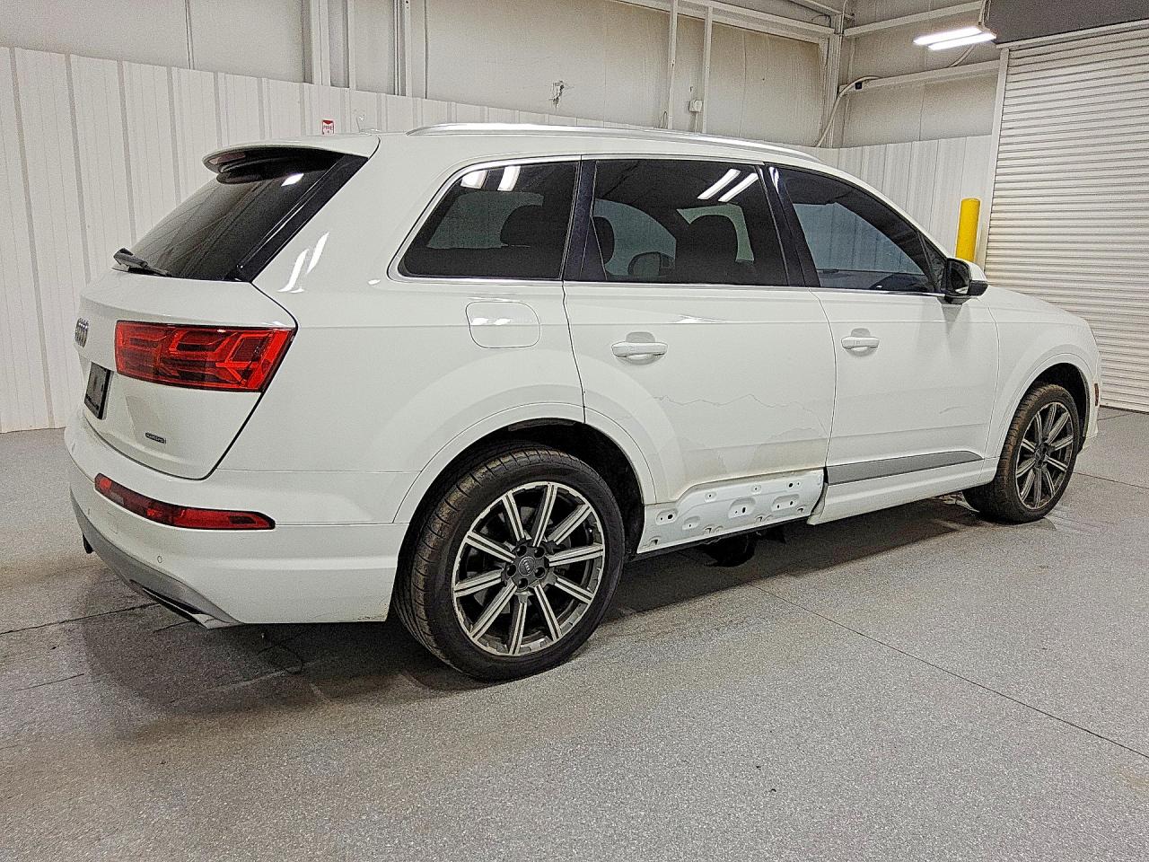 2017 AUDI Q7 quattro Premium Plus