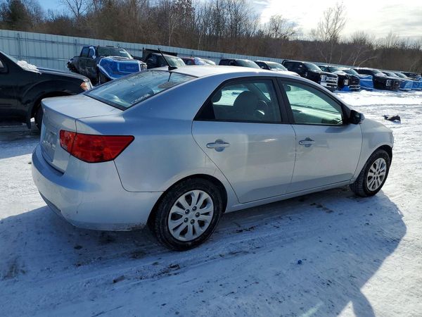 2013 KIA FORTE