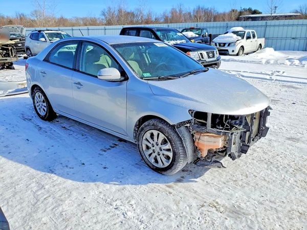 2013 KIA FORTE