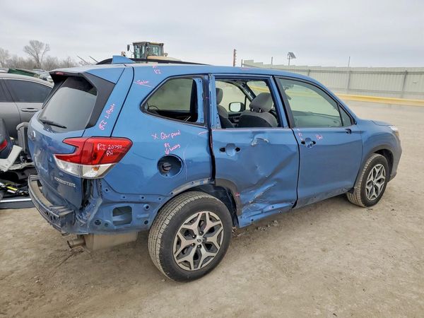 2021 SUBARU FORESTER Premium