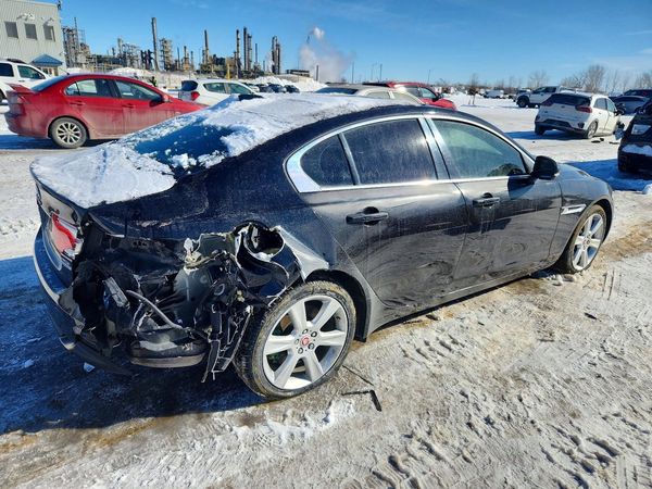 2018 JAGUAR XE Prestige