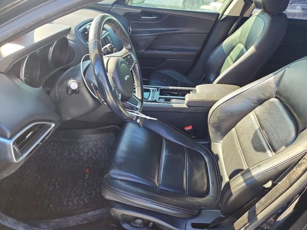 2018 JAGUAR XE Prestige