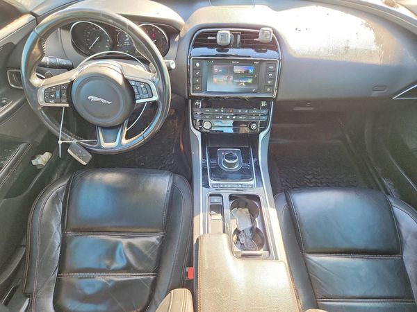 2018 JAGUAR XE Prestige