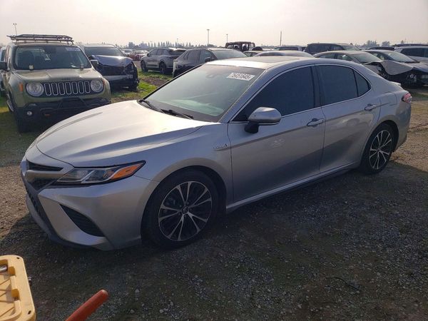 2018 TOYOTA CAMRY