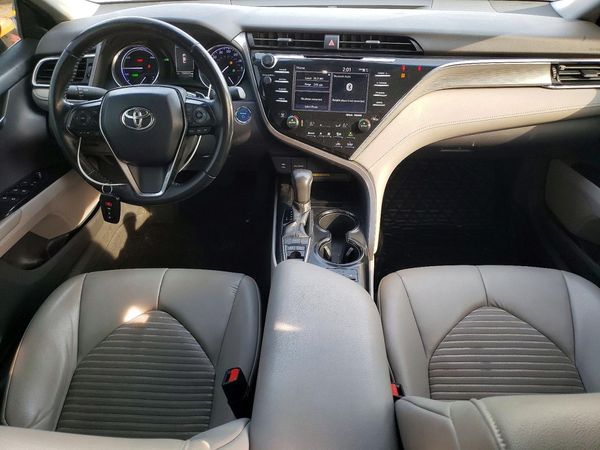 2018 TOYOTA CAMRY