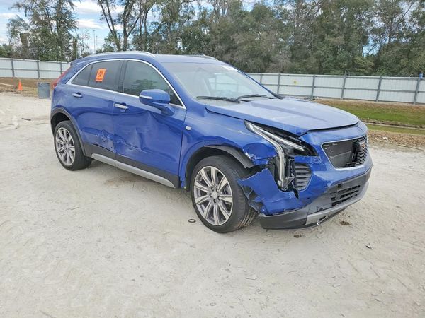 2022 CADILLAC XT4 Premium Luxury