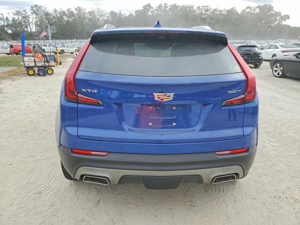 2022 CADILLAC XT4 Premium Luxury
