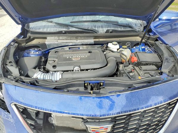 2022 CADILLAC XT4 Premium Luxury