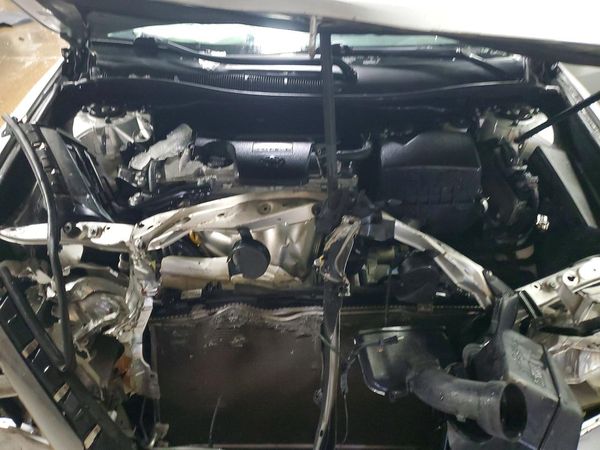 2012 TOYOTA CAMRY — Engine bay