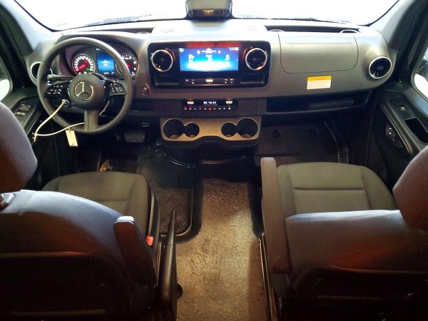 2025 MERCEDES-BENZ SPRINTER